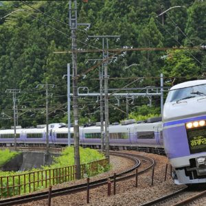 JR東日本の中央線特急「スーパーあずさ」でE353系運転開始