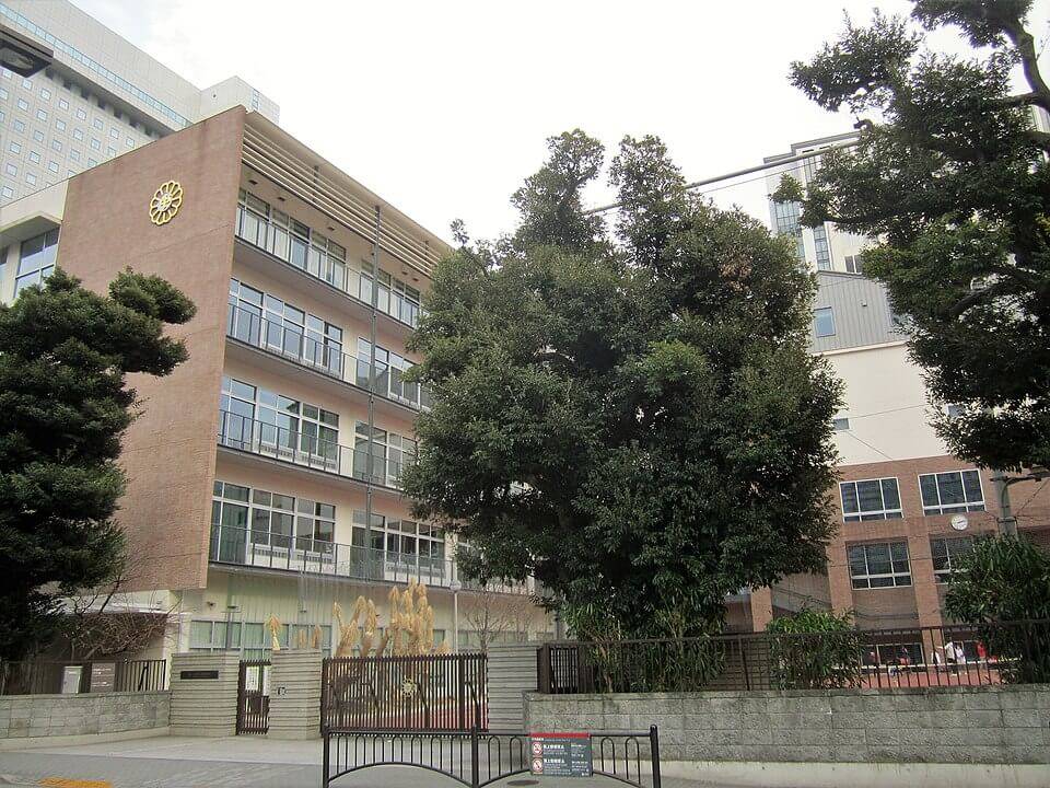 麹町中学校