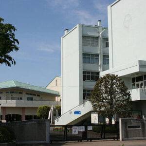 商業施設のトイレでライターを使用し火災報知機を誤作動させたライターまお、本名と学校名を特定！