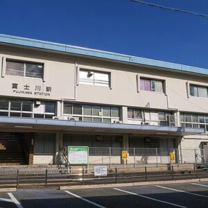 またも逮捕者を出した撮り鉄。深夜の富士川駅侵入で誕生日に警察連行…